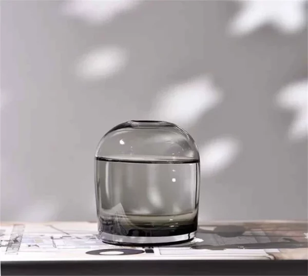 Vase en verre fumé, monochrome – Image 2